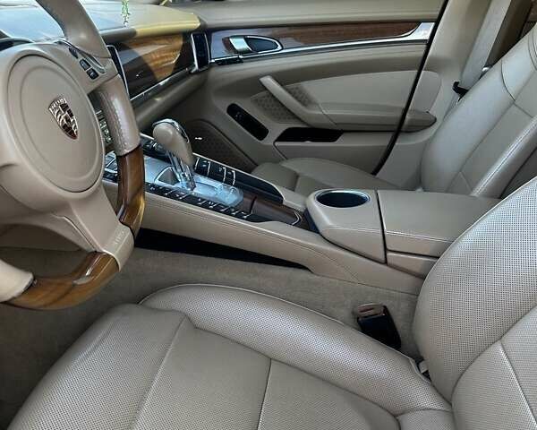 Чорний Порше Panamera, об'ємом двигуна 4.81 л та пробігом 130 тис. км за 26800 $, фото 2 на Automoto.ua