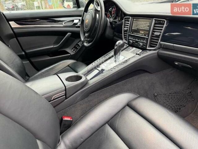 Черный Порше Панамера, объемом двигателя 4.81 л и пробегом 143 тыс. км за 38586 $, фото 5 на Automoto.ua