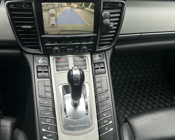 Черный Порше Панамера, объемом двигателя 4.8 л и пробегом 150 тыс. км за 17500 $, фото 86 на Automoto.ua