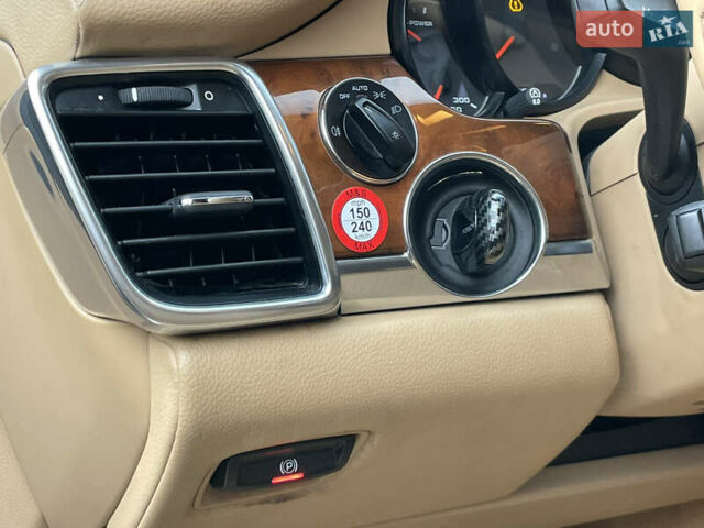 Черный Порше Панамера, объемом двигателя 3 л и пробегом 130 тыс. км за 23490 $, фото 28 на Automoto.ua