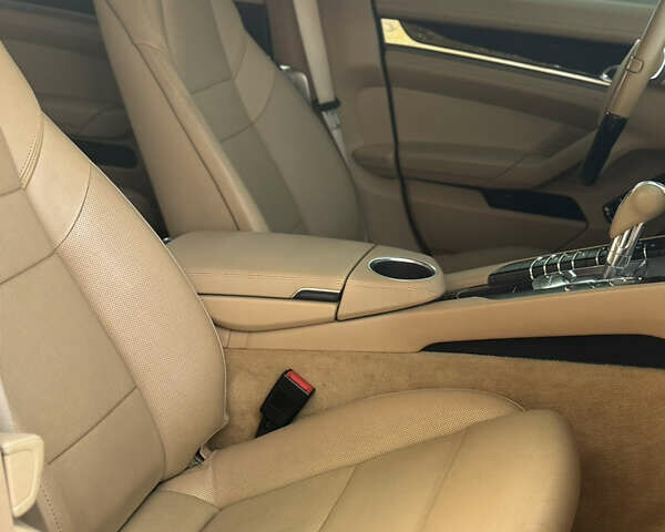 Черный Порше Панамера, объемом двигателя 2.97 л и пробегом 140 тыс. км за 21900 $, фото 20 на Automoto.ua