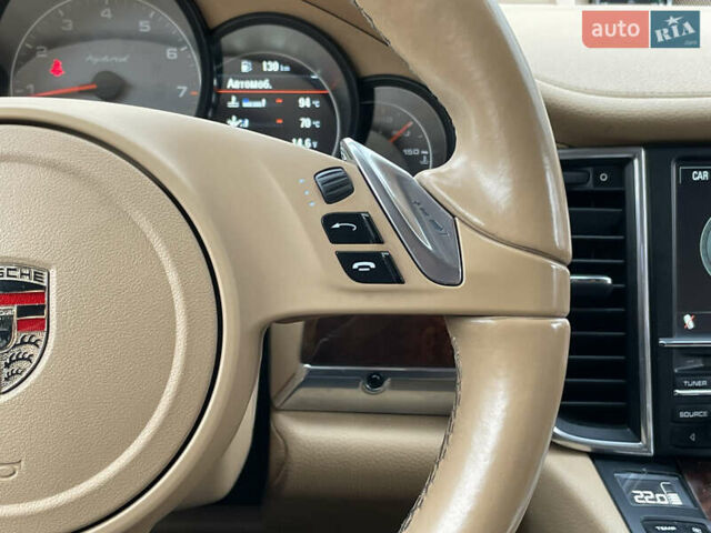 Черный Порше Панамера, объемом двигателя 3 л и пробегом 130 тыс. км за 23490 $, фото 22 на Automoto.ua