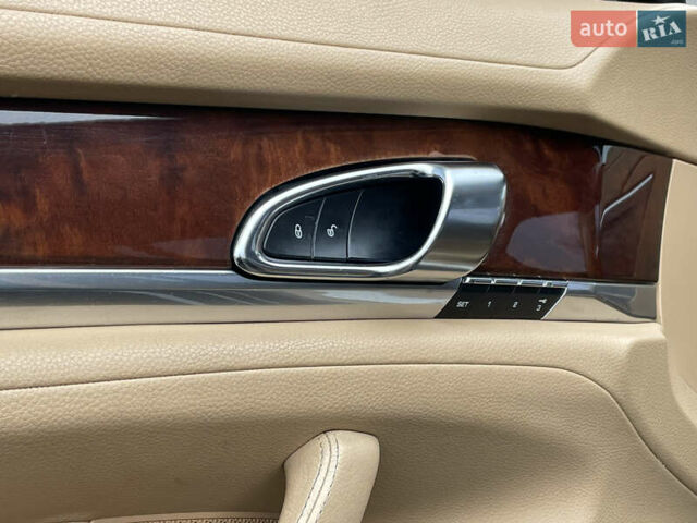 Черный Порше Панамера, объемом двигателя 3 л и пробегом 130 тыс. км за 23490 $, фото 27 на Automoto.ua