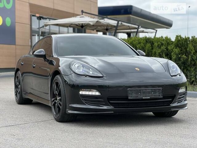 Чорний Порше Panamera, об'ємом двигуна 4.8 л та пробігом 77 тис. км за 36999 $, фото 18 на Automoto.ua