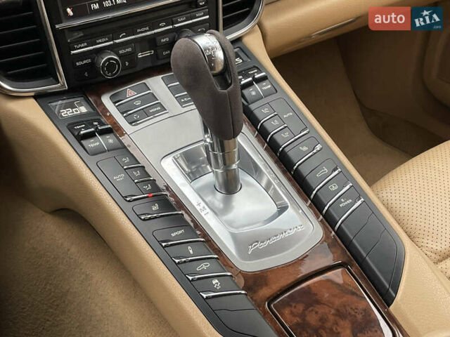 Черный Порше Панамера, объемом двигателя 3 л и пробегом 130 тыс. км за 23490 $, фото 30 на Automoto.ua