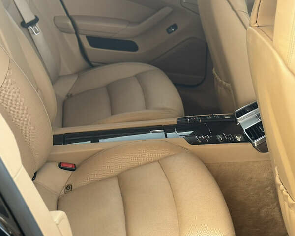 Черный Порше Панамера, объемом двигателя 2.97 л и пробегом 140 тыс. км за 21900 $, фото 21 на Automoto.ua