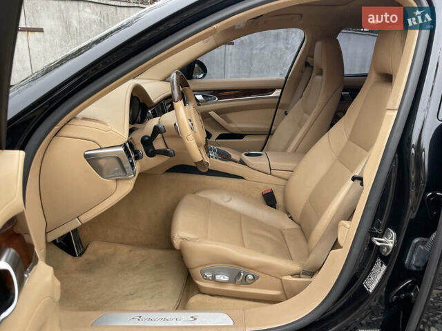 Черный Порше Панамера, объемом двигателя 3 л и пробегом 130 тыс. км за 23490 $, фото 14 на Automoto.ua