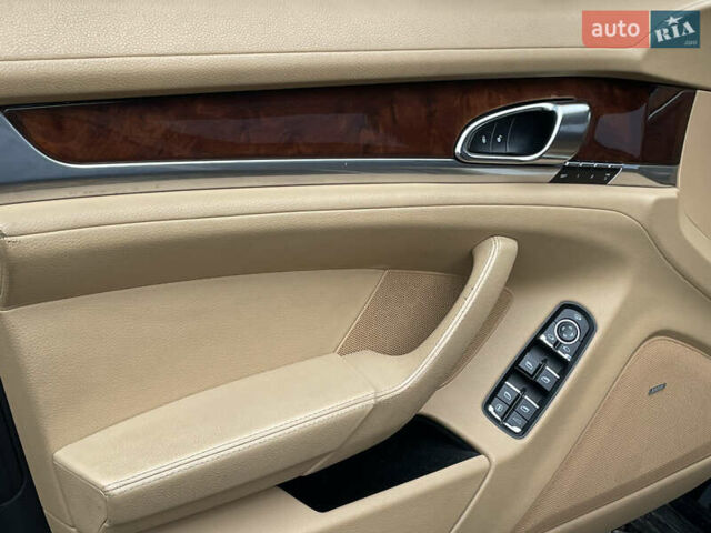 Черный Порше Панамера, объемом двигателя 3 л и пробегом 130 тыс. км за 23490 $, фото 25 на Automoto.ua