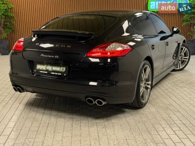 Черный Порше Панамера, объемом двигателя 4.8 л и пробегом 114 тыс. км за 24990 $, фото 65 на Automoto.ua