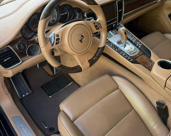 Порше Панамера 2013 в Киеве на Automoto.ua Черный Порше Панамера, объемом двигателя 3 л и пробегом 114 тыс. км за 32500 $, фото 12 на Automoto.ua