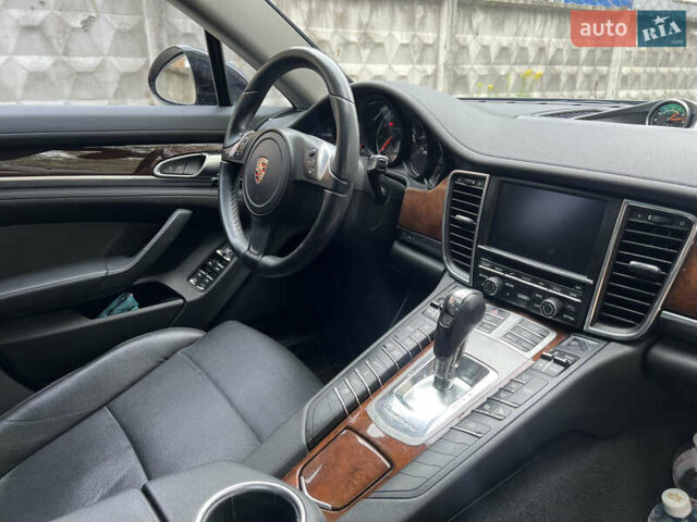 Чорний Порше Panamera, об'ємом двигуна 3.61 л та пробігом 139 тис. км за 39000 $, фото 16 на Automoto.ua