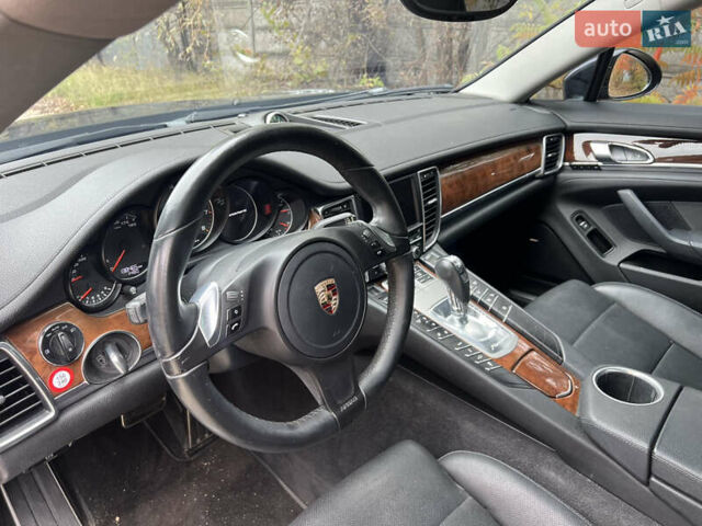 Чорний Порше Panamera, об'ємом двигуна 3.61 л та пробігом 139 тис. км за 39000 $, фото 15 на Automoto.ua