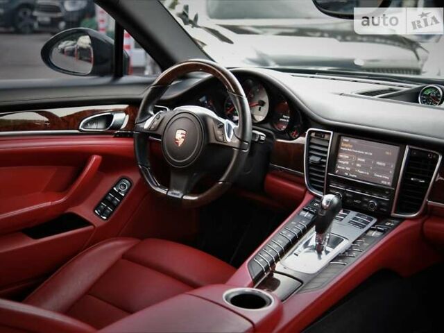 Чорний Порше Panamera, об'ємом двигуна 3 л та пробігом 74 тис. км за 35000 $, фото 13 на Automoto.ua