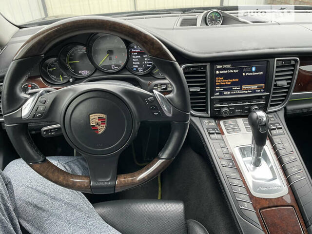 Чорний Порше Panamera, об'ємом двигуна 3 л та пробігом 130 тис. км за 37000 $, фото 18 на Automoto.ua