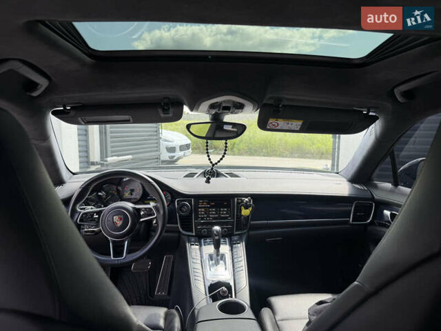 Чорний Порше Panamera, об'ємом двигуна 3 л та пробігом 149 тис. км за 30000 $, фото 5 на Automoto.ua