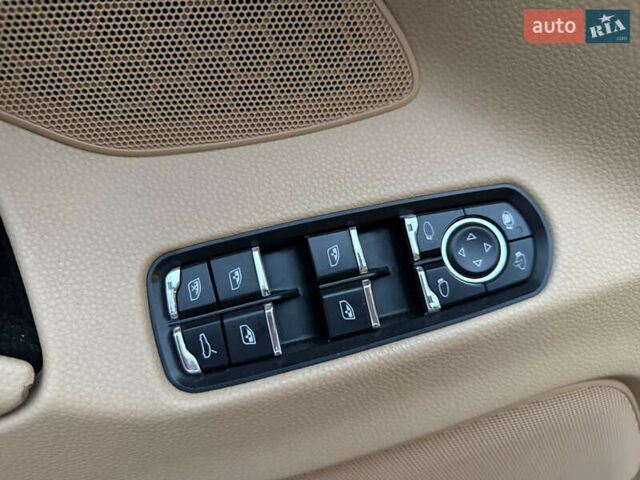 Черный Порше Панамера, объемом двигателя 3.6 л и пробегом 186 тыс. км за 31999 $, фото 48 на Automoto.ua