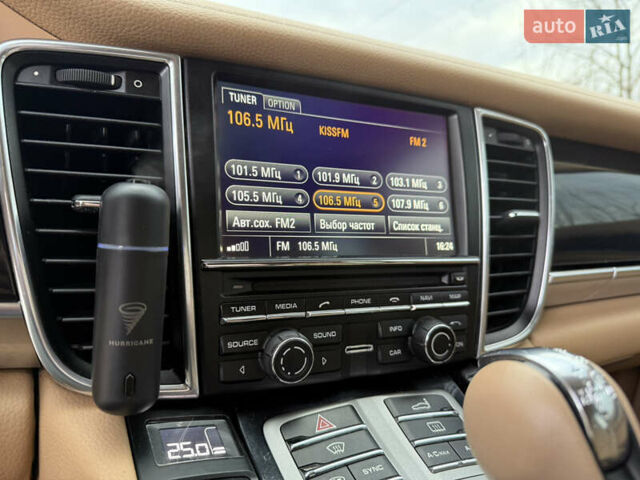 Черный Порше Панамера, объемом двигателя 3.6 л и пробегом 186 тыс. км за 31999 $, фото 26 на Automoto.ua