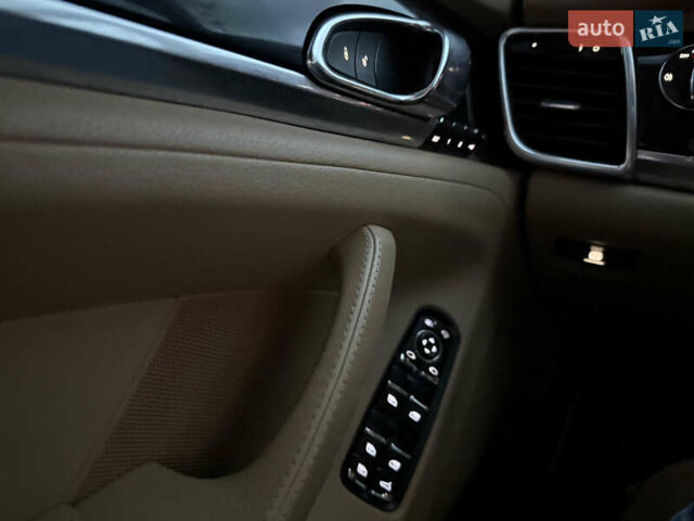 Черный Порше Панамера, объемом двигателя 3.6 л и пробегом 186 тыс. км за 31999 $, фото 47 на Automoto.ua