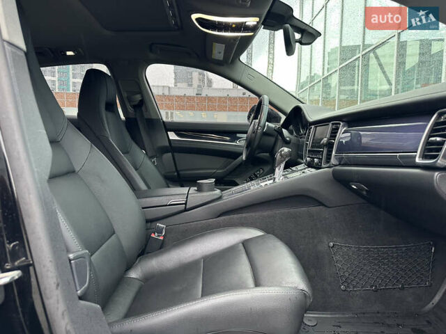 Чорний Порше Panamera, об'ємом двигуна 3 л та пробігом 181 тис. км за 39890 $, фото 42 на Automoto.ua