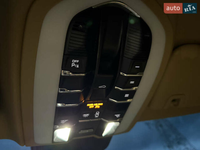 Черный Порше Панамера, объемом двигателя 3.6 л и пробегом 186 тыс. км за 31999 $, фото 41 на Automoto.ua