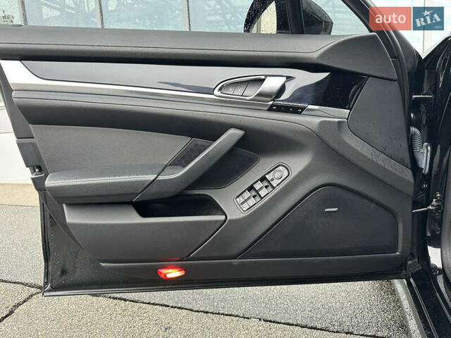 Чорний Порше Panamera, об'ємом двигуна 3 л та пробігом 181 тис. км за 39890 $, фото 24 на Automoto.ua
