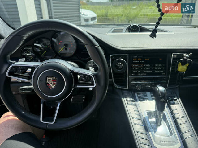 Чорний Порше Panamera, об'ємом двигуна 3 л та пробігом 149 тис. км за 30000 $, фото 10 на Automoto.ua
