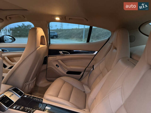 Черный Порше Панамера, объемом двигателя 3.6 л и пробегом 186 тыс. км за 31999 $, фото 56 на Automoto.ua