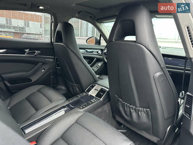 Чорний Порше Panamera, об'ємом двигуна 3 л та пробігом 181 тис. км за 39890 $, фото 38 на Automoto.ua
