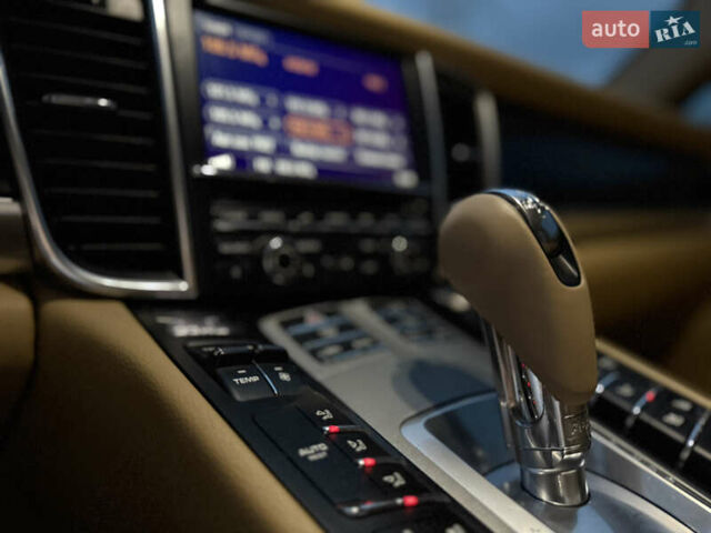 Черный Порше Панамера, объемом двигателя 3.6 л и пробегом 186 тыс. км за 31999 $, фото 27 на Automoto.ua