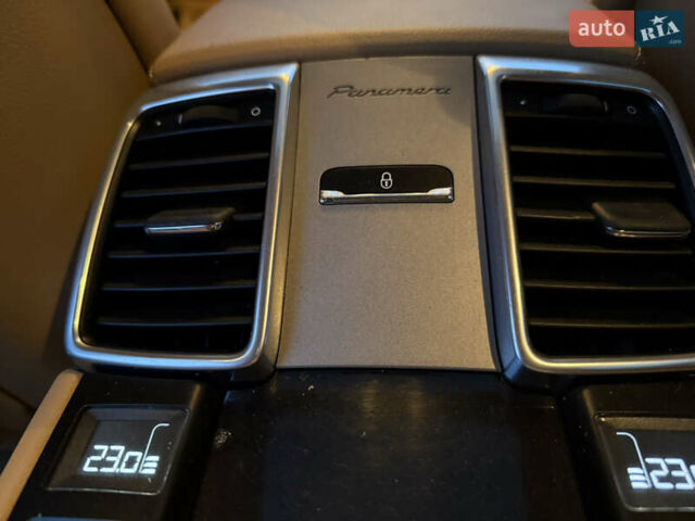 Черный Порше Панамера, объемом двигателя 3.6 л и пробегом 186 тыс. км за 31999 $, фото 35 на Automoto.ua