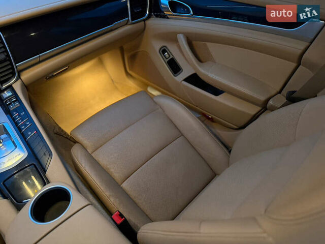 Черный Порше Панамера, объемом двигателя 3.6 л и пробегом 186 тыс. км за 31999 $, фото 51 на Automoto.ua