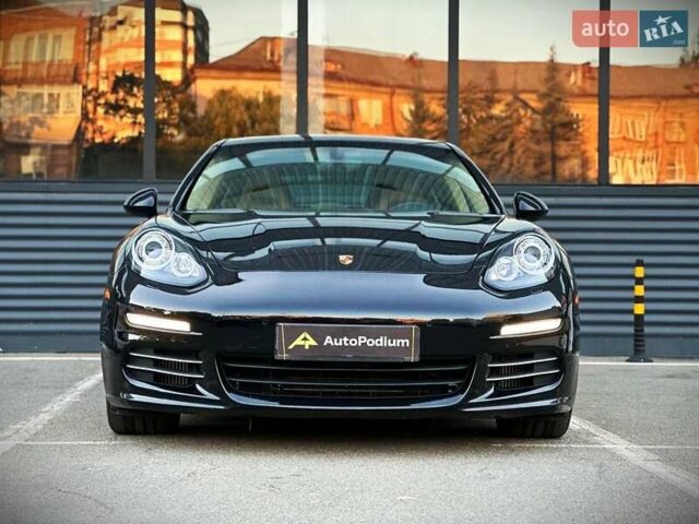 Чорний Порше Panamera, об'ємом двигуна 3 л та пробігом 101 тис. км за 28500 $, фото 1 на Automoto.ua