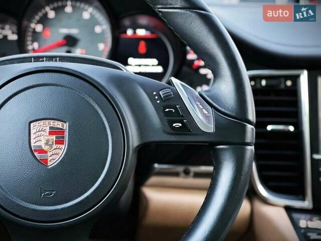 Чорний Порше Panamera, об'ємом двигуна 3 л та пробігом 101 тис. км за 28500 $, фото 34 на Automoto.ua