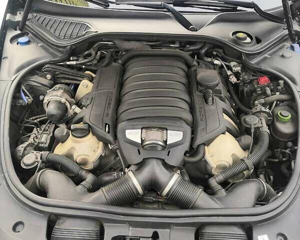 Чорний Порше Panamera, об'ємом двигуна 4.81 л та пробігом 76 тис. км за 43000 $, фото 15 на Automoto.ua