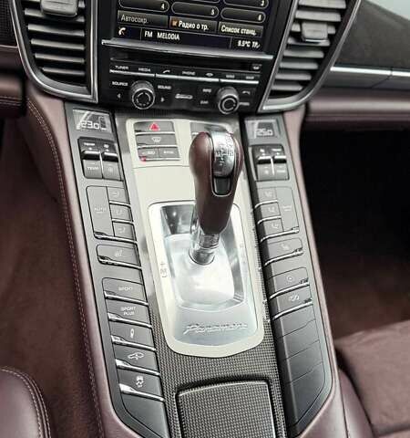 Чорний Порше Panamera, об'ємом двигуна 4.81 л та пробігом 84 тис. км за 42999 $, фото 25 на Automoto.ua