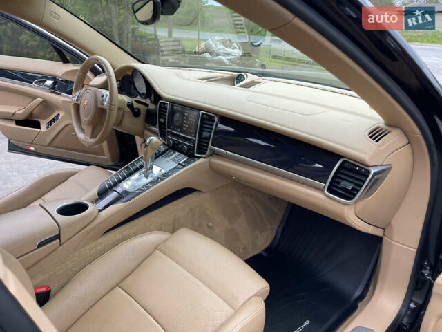 Чорний Порше Panamera, об'ємом двигуна 3 л та пробігом 144 тис. км за 25999 $, фото 27 на Automoto.ua