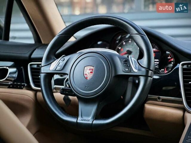 Черный Порше Панамера, объемом двигателя 3 л и пробегом 101 тыс. км за 25000 $, фото 43 на Automoto.ua