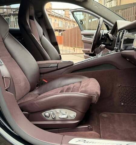 Чорний Порше Panamera, об'ємом двигуна 4.81 л та пробігом 84 тис. км за 42999 $, фото 19 на Automoto.ua