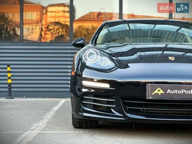 Чорний Порше Panamera, об'ємом двигуна 3 л та пробігом 101 тис. км за 28500 $, фото 3 на Automoto.ua