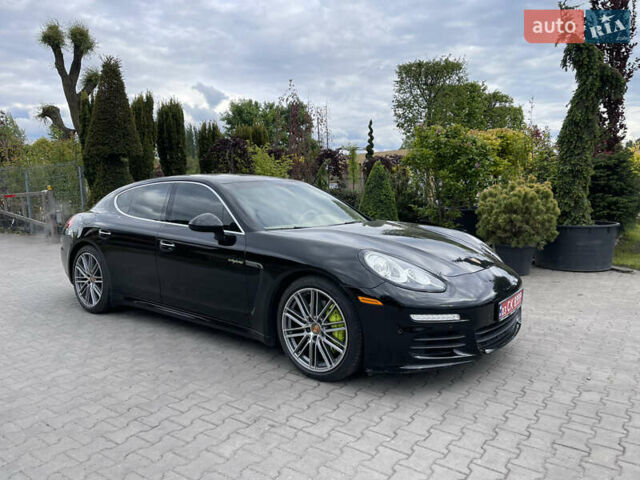 Чорний Порше Panamera, об'ємом двигуна 3 л та пробігом 144 тис. км за 25999 $, фото 1 на Automoto.ua