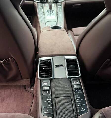 Чорний Порше Panamera, об'ємом двигуна 4.81 л та пробігом 84 тис. км за 42999 $, фото 28 на Automoto.ua