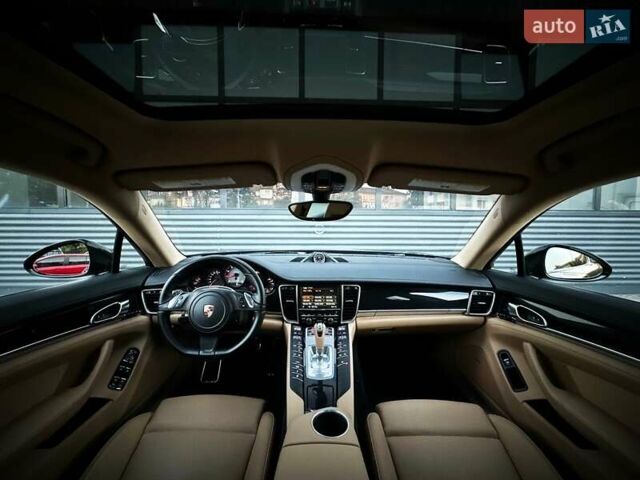 Чорний Порше Panamera, об'ємом двигуна 3 л та пробігом 101 тис. км за 28500 $, фото 22 на Automoto.ua