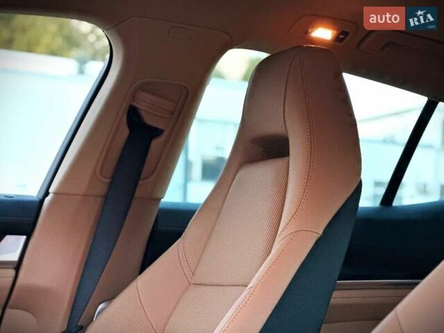 Чорний Порше Panamera, об'ємом двигуна 3 л та пробігом 101 тис. км за 28500 $, фото 18 на Automoto.ua