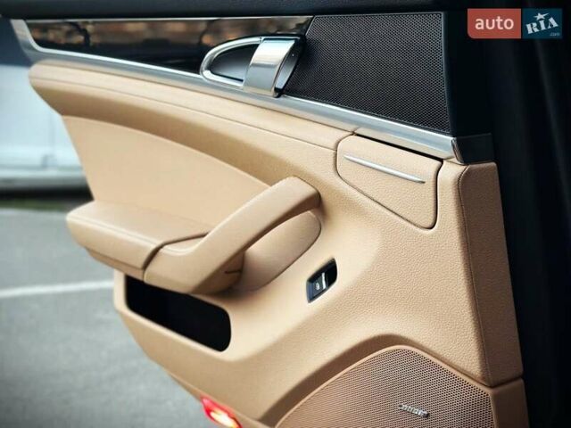 Черный Порше Панамера, объемом двигателя 3 л и пробегом 101 тыс. км за 25000 $, фото 27 на Automoto.ua