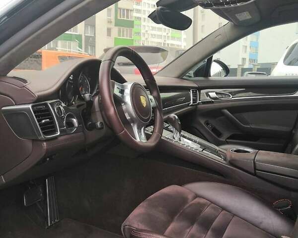 Чорний Порше Panamera, об'ємом двигуна 4.81 л та пробігом 76 тис. км за 43000 $, фото 23 на Automoto.ua