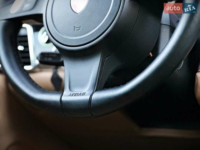 Чорний Порше Panamera, об'ємом двигуна 3 л та пробігом 101 тис. км за 28500 $, фото 36 на Automoto.ua