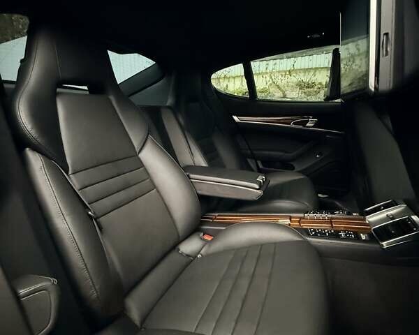 Чорний Порше Panamera, об'ємом двигуна 4.81 л та пробігом 133 тис. км за 29990 $, фото 59 на Automoto.ua