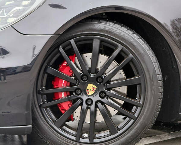 Черный Порше Панамера, объемом двигателя 2.89 л и пробегом 133 тыс. км за 51900 $, фото 5 на Automoto.ua