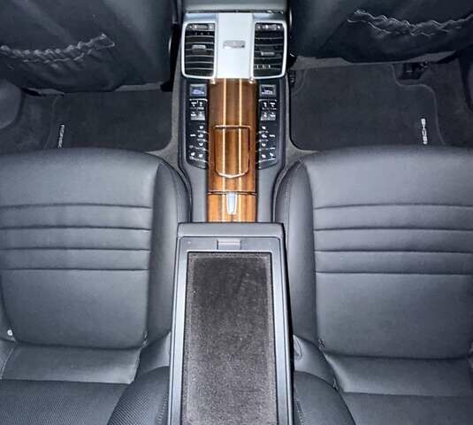 Чорний Порше Panamera, об'ємом двигуна 4.81 л та пробігом 133 тис. км за 29990 $, фото 52 на Automoto.ua