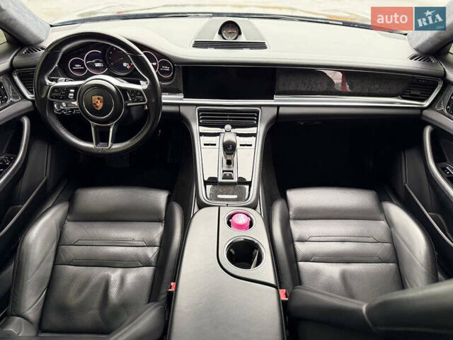 Черный Порше Панамера, объемом двигателя 2.89 л и пробегом 133 тыс. км за 51900 $, фото 13 на Automoto.ua